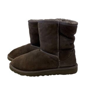 UGG Classic Short Boot